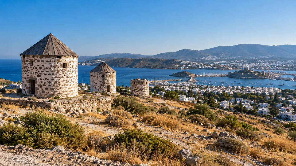 Bodrum ile Gümbet arasındaki tepede sıralanan eski taş yel değirmenleri